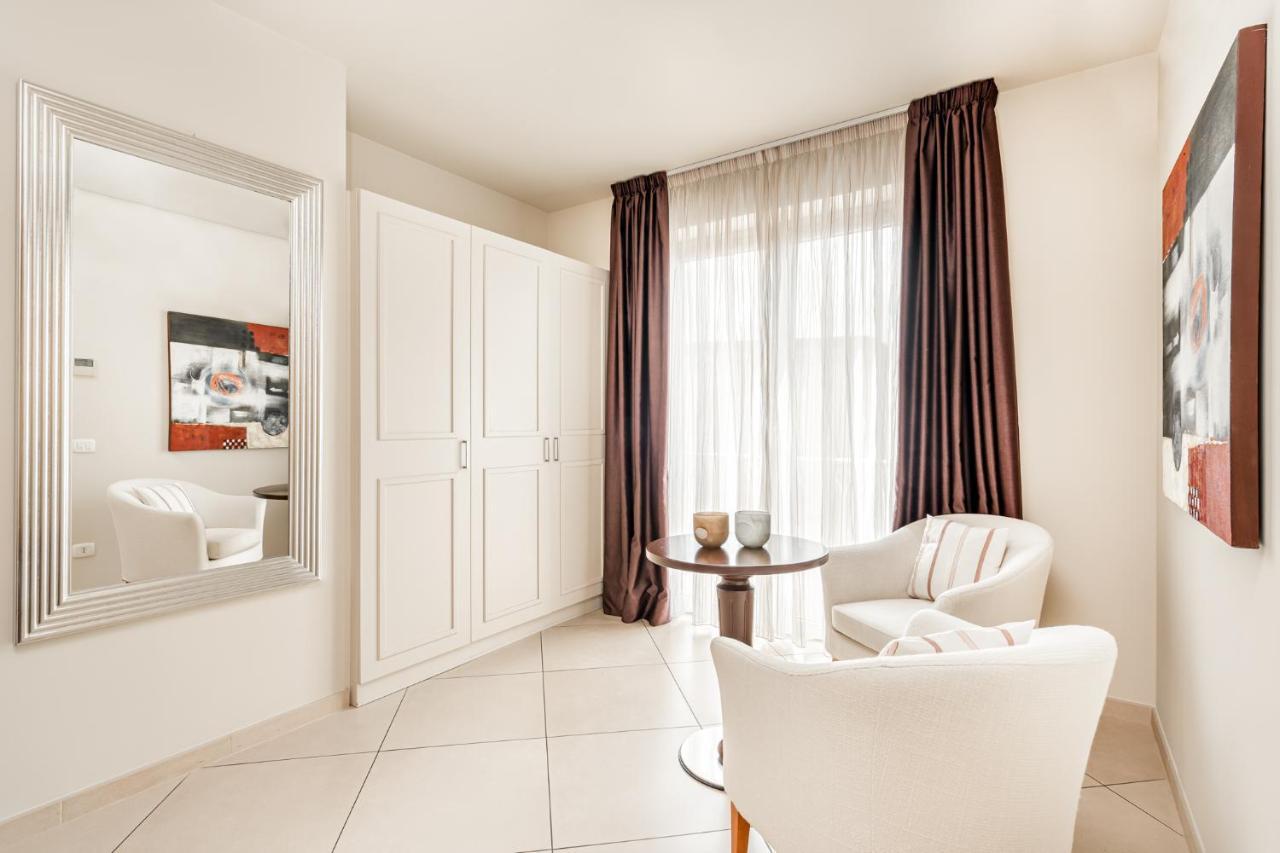 מרינה די קררה Hotel & Residence Exclusive מראה חיצוני תמונה