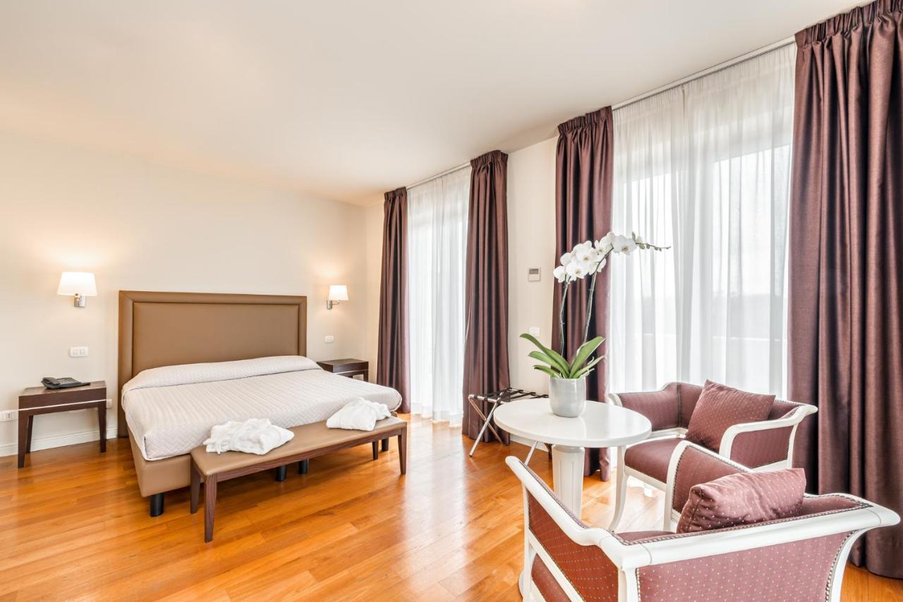 מרינה די קררה Hotel & Residence Exclusive מראה חיצוני תמונה