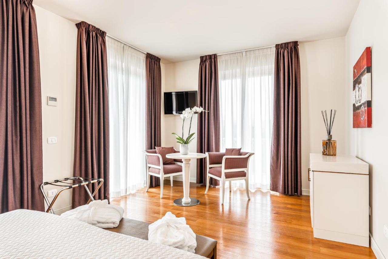 מרינה די קררה Hotel & Residence Exclusive מראה חיצוני תמונה