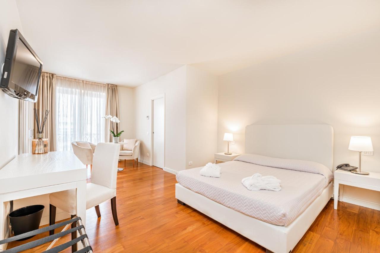 מרינה די קררה Hotel & Residence Exclusive מראה חיצוני תמונה