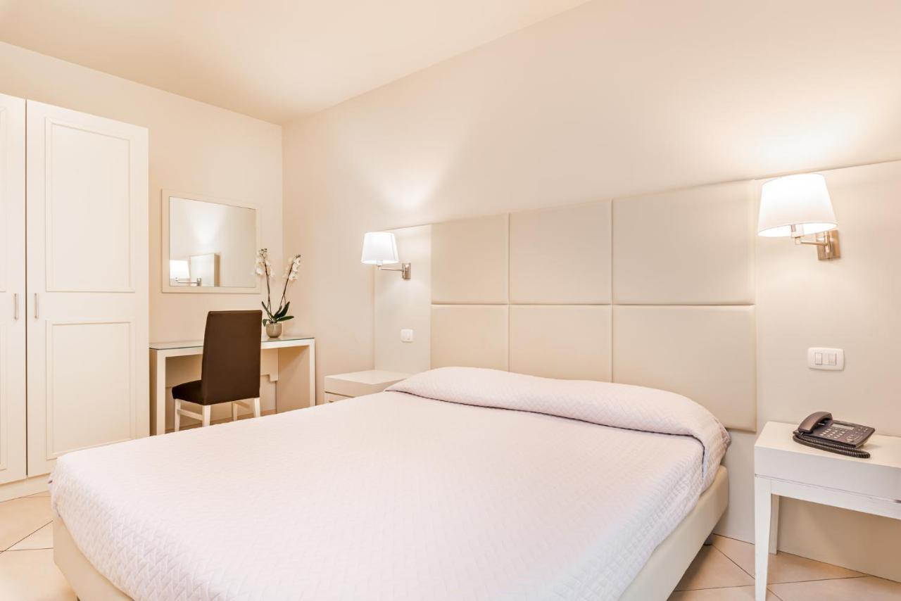 מרינה די קררה Hotel & Residence Exclusive מראה חיצוני תמונה