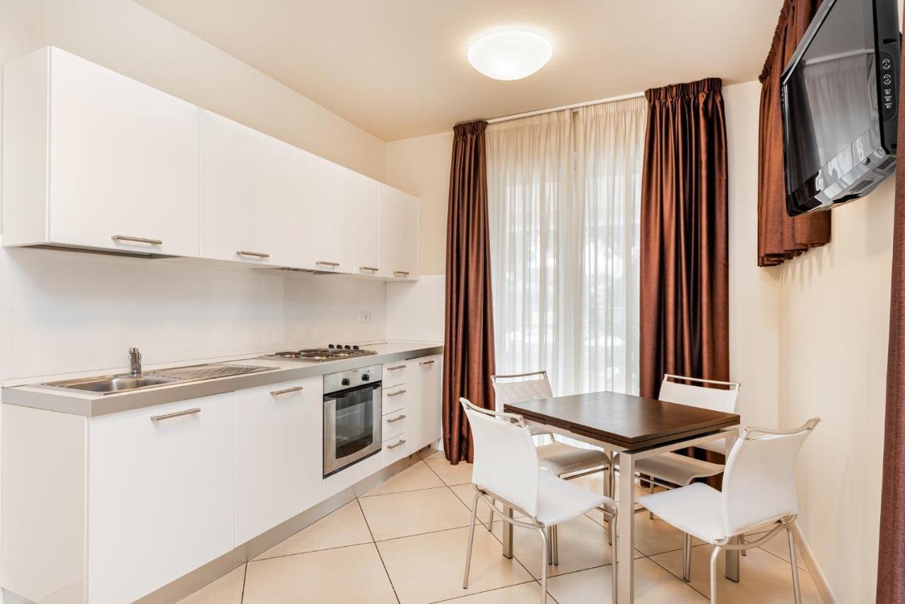 מרינה די קררה Hotel & Residence Exclusive מראה חיצוני תמונה