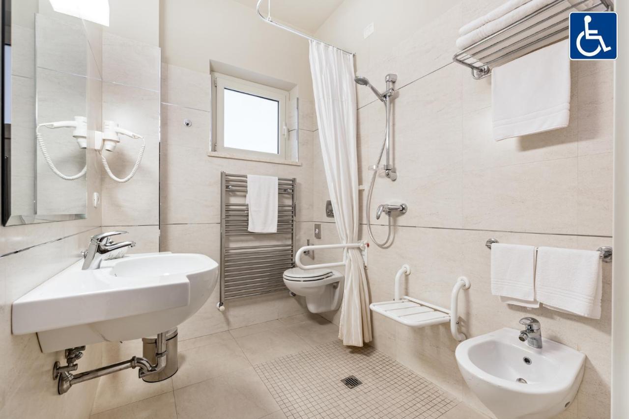 מרינה די קררה Hotel & Residence Exclusive מראה חיצוני תמונה