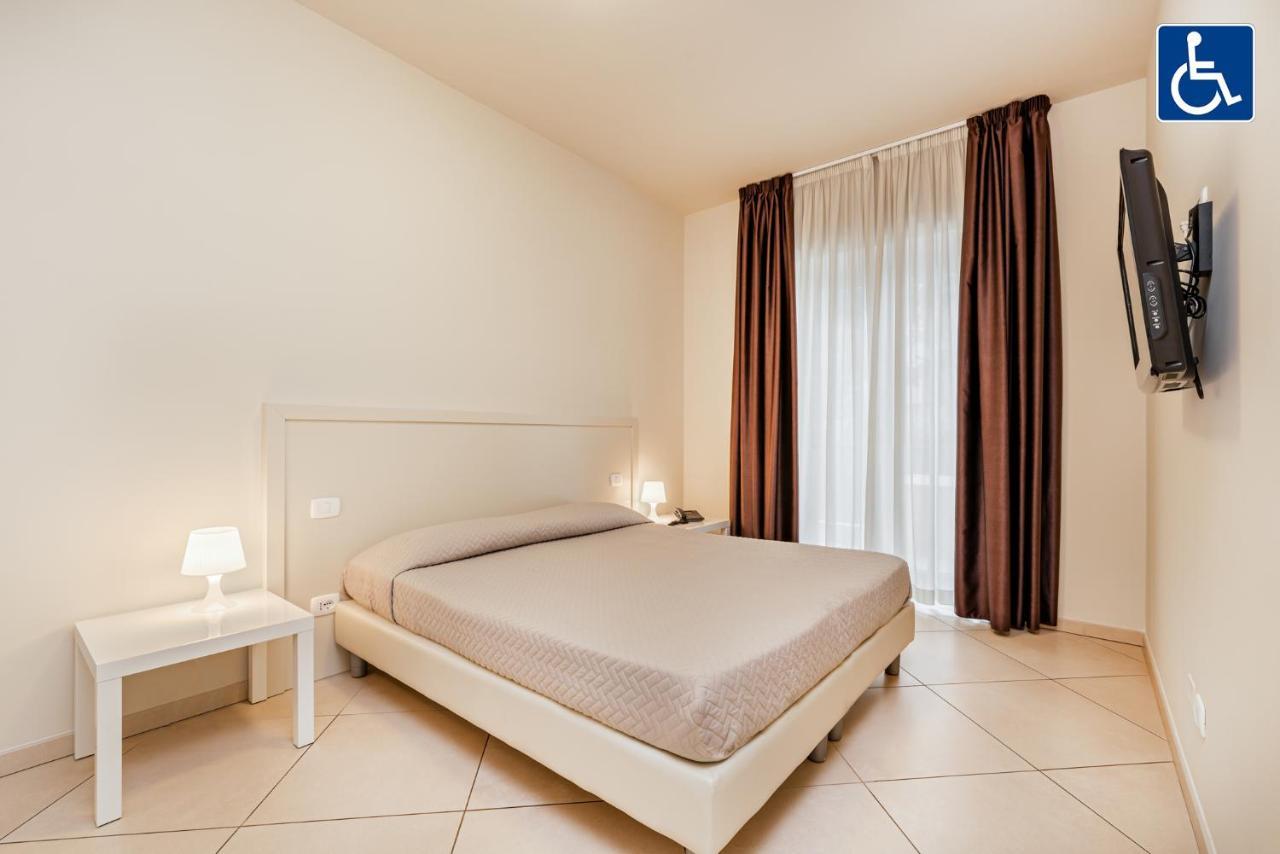 מרינה די קררה Hotel & Residence Exclusive מראה חיצוני תמונה