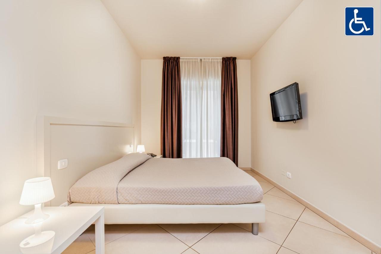 מרינה די קררה Hotel & Residence Exclusive מראה חיצוני תמונה