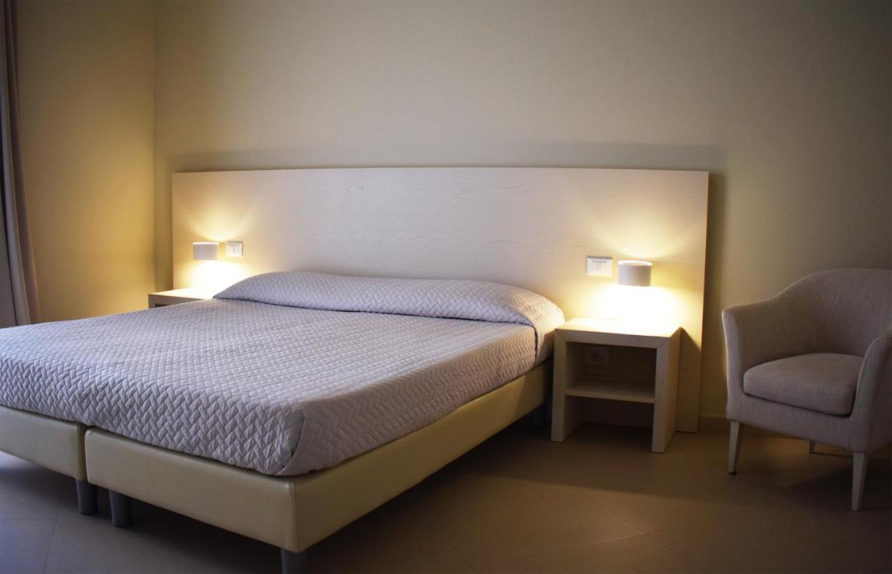מרינה די קררה Hotel & Residence Exclusive מראה חיצוני תמונה